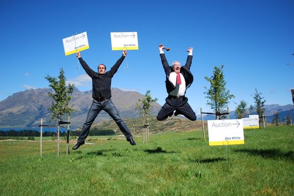 Auctioneer Wayne Cafe and Ray White owner Bas Smith ready for Queenstown Mega Land Sale